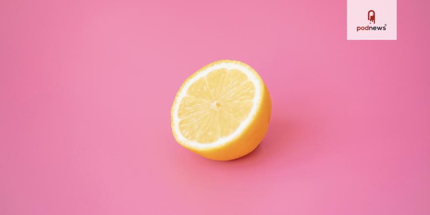 A sliced lemon