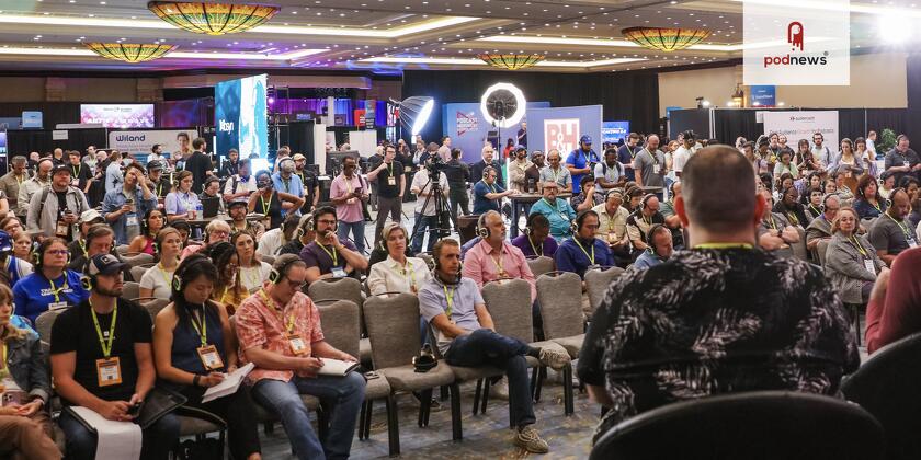 A crowd at Podcast Movement 2025. That is Stephen Robles in the foreground