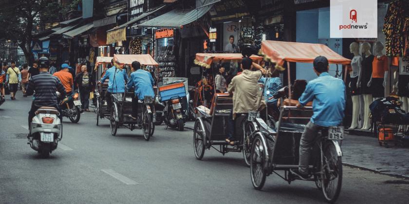 HOCHIMINH CITY, VIETNAM - Feb 24, 2017: People Cross The Road In