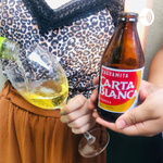 Caguamita y copita de vino